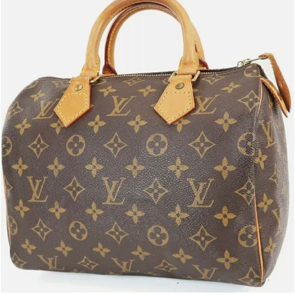 SOLD!!

AUTHENTIC Louis Vuitton Speedy 25 - Picture 5 of 11